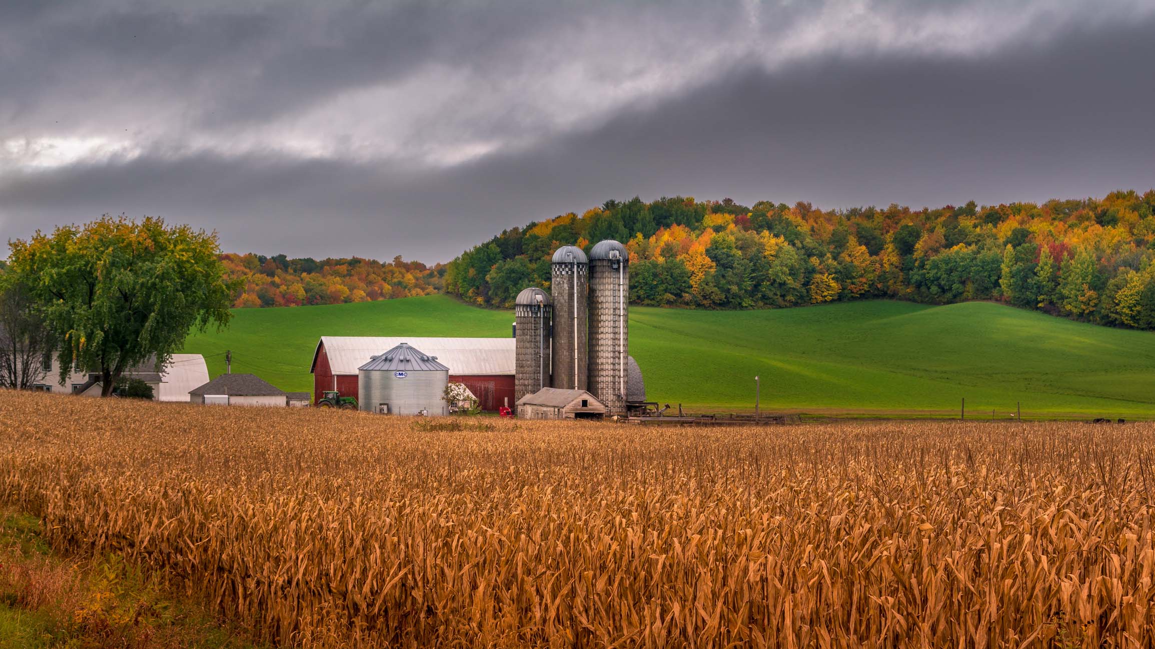 Country side barn in Wisconsin